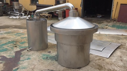 制酒設(shè)備廠家合肥酒廠用對(duì)輥高粱粉碎機(jī)_農(nóng)業(yè)機(jī)械欄目_