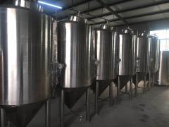 二手啤酒設備供應 300升糖化罐、600升發酵罐及冰水罐等全套設備